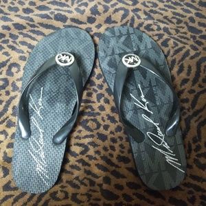 SIZE 6 MICHAEL KORS flip flops.